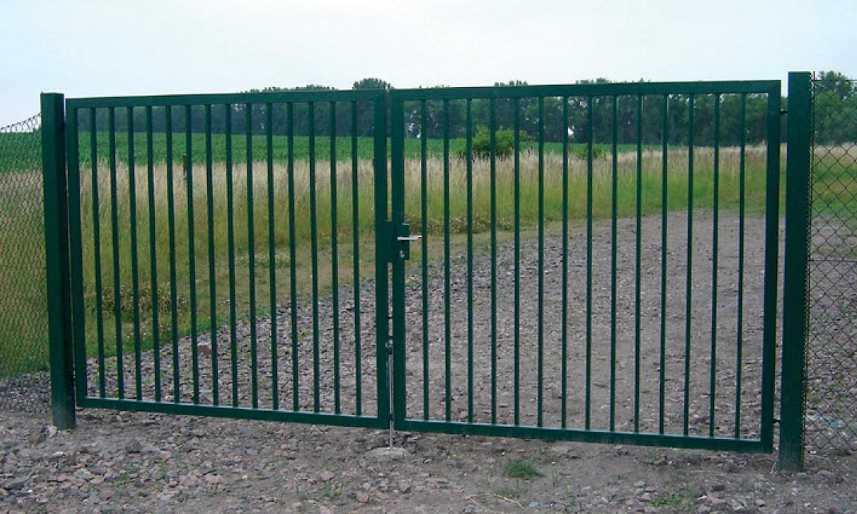 Industrie-Drehflügeltore // Industrie-Drehflügeltor 2-flügelig